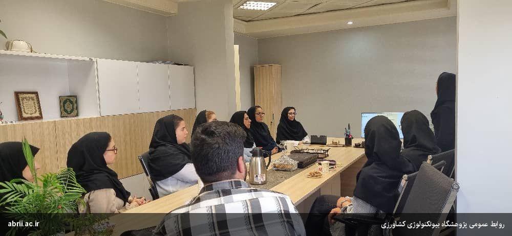 برگزاری ششمین نشست علمی دانشجویان پژوهشگاه بیوتکنولوژی کشاورزی-img