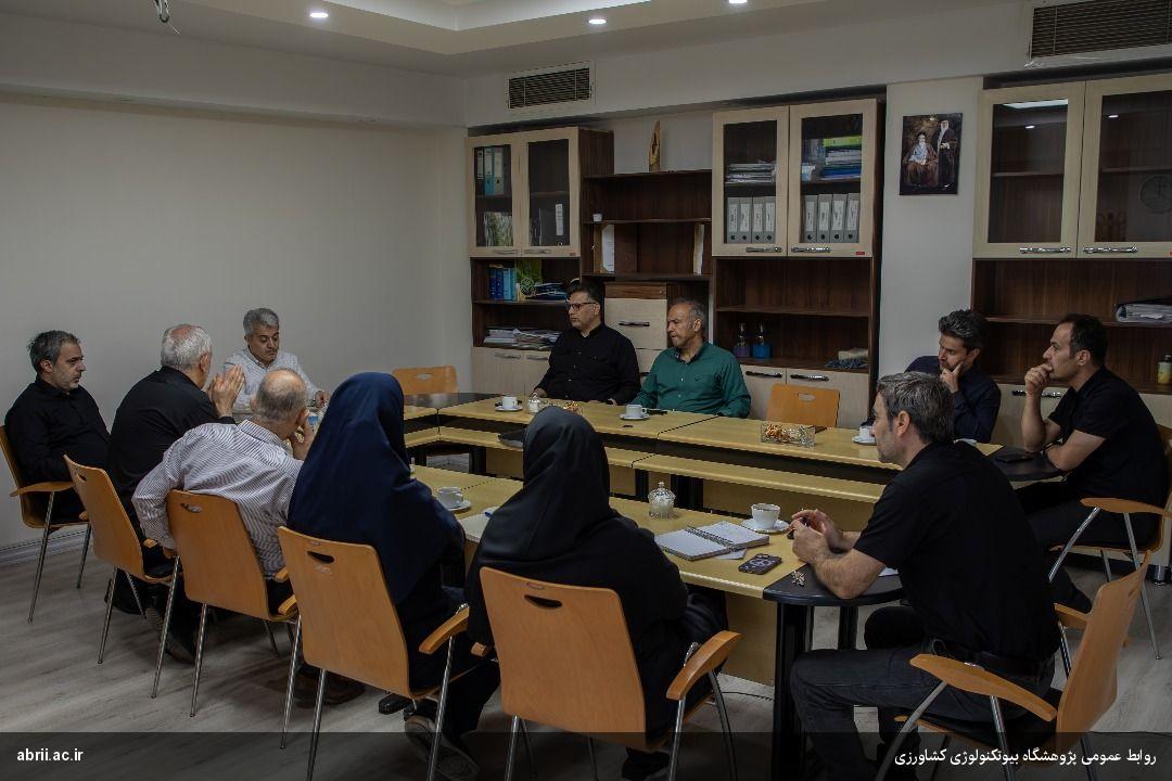برگزاری جلسه بررسی راهکارهای صرفه‌جویی در مصرف انرژی در پژوهشگاه بیوتکنولوژی کشاورزی-img