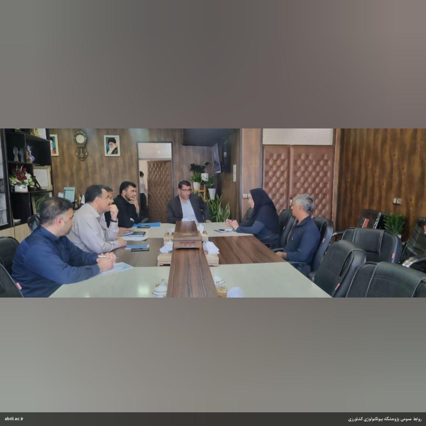 برگزاری نشست پژوهشکده بیوتکنولوژی متابولیت های ثانویه با شهرداری گلدشت-img