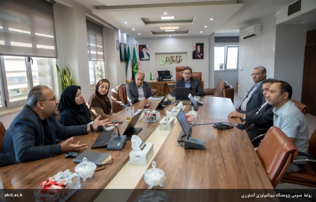 پژوهشگاه بیوتکنولوژی کشاورزی و کشت و صنعت کارون توافق کردند: فعال‌سازی ظرفیت عظیم صنایع  نیشکر خوزستان در تولید فرآورده‌های ارزشمند با فناوری زیستی-img