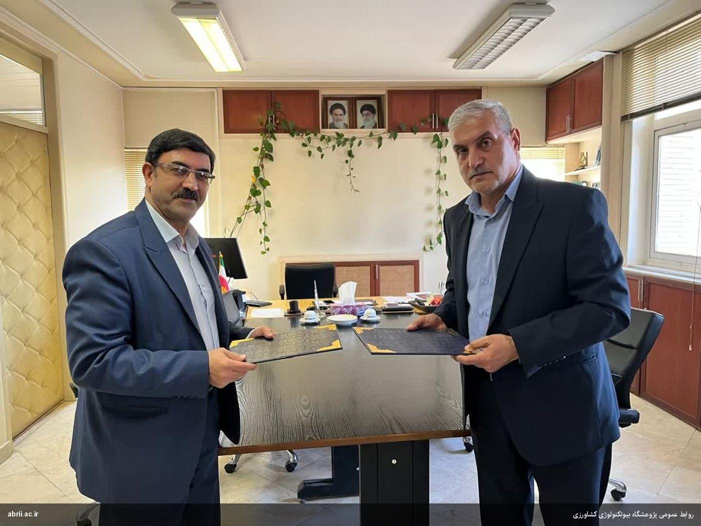 تفاهم‌نامه آموزشی مشترک میان پژوهشکده بیوتکنولوژی صنایع غذایی و مؤسسه آموزش عالی غیر انتفاعی، غیر دولتی ‏ سراج به امضا رسید-img